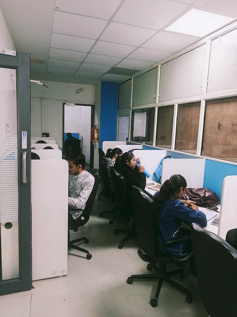 Entrance Academy Classroom - Learning environment